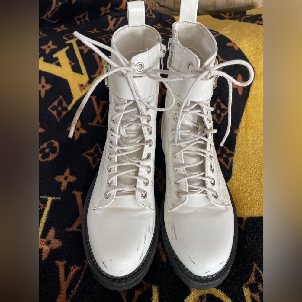 Nasty Gal Boots - Picture 2 of 16